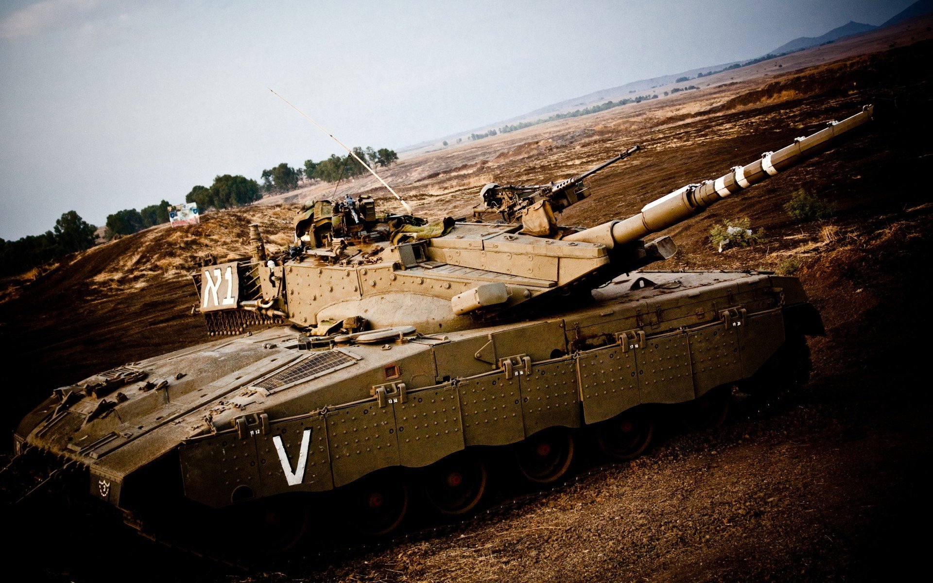 F1速度与绿茵激情，萨内在揭幕战中上演数据单圈最速