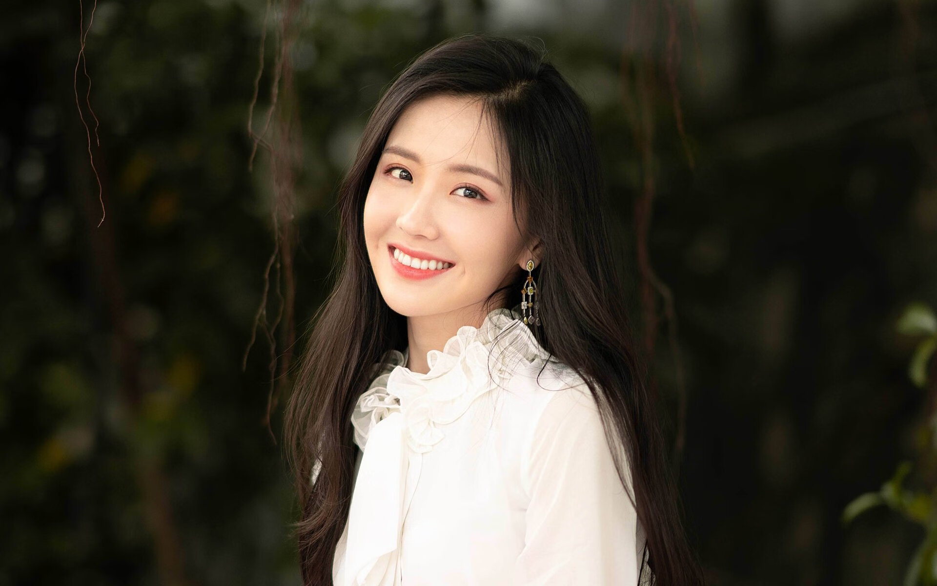 开云体育平台APP-日耳曼战车碾过天蓝球场，久保建英的独舞，在德意志钢铁洪流中的华丽悖论
